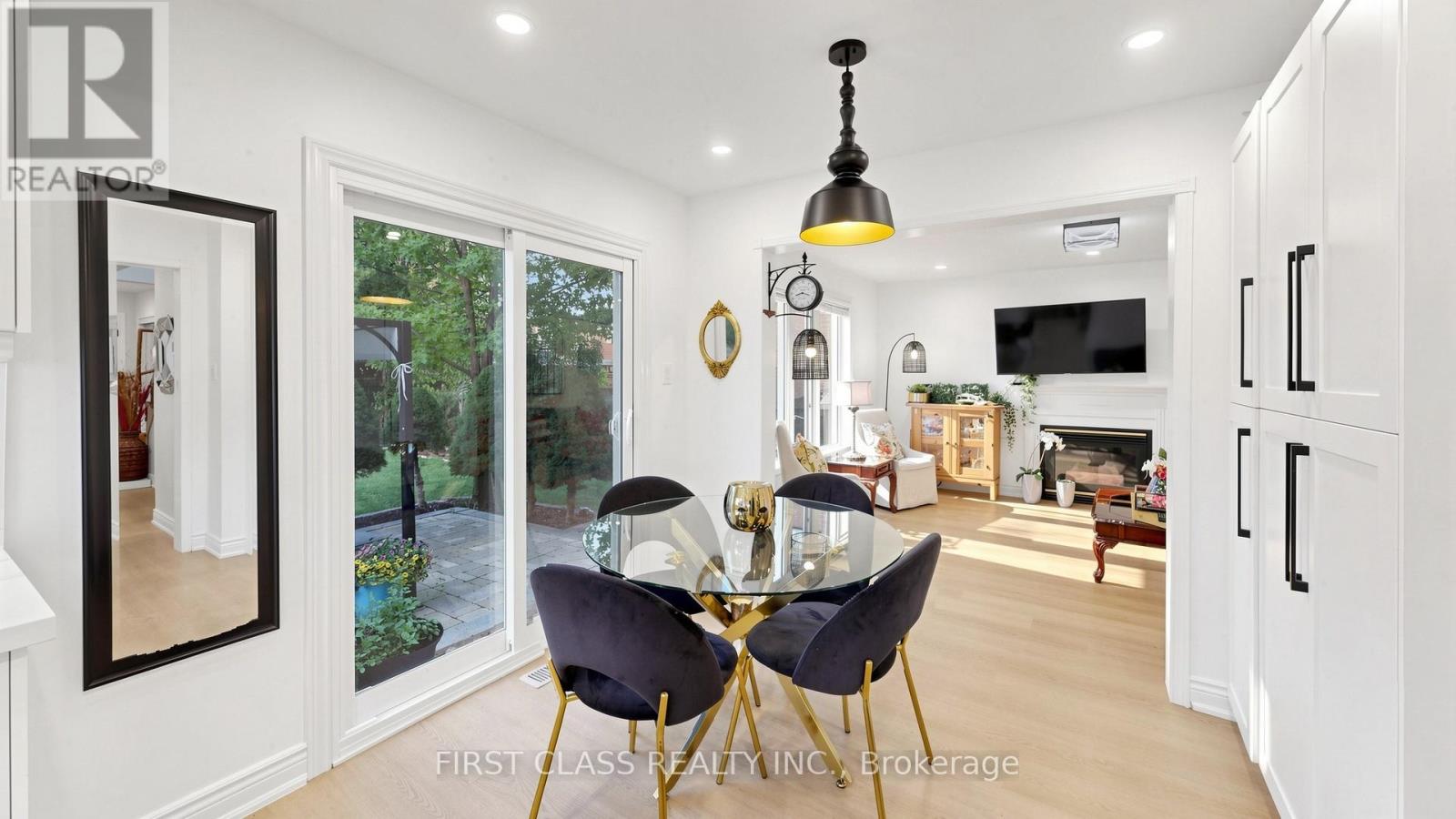 2407 East Gate Crescent, Oakville, Ontario  L6H 6L1 - Photo 17 - W13429352