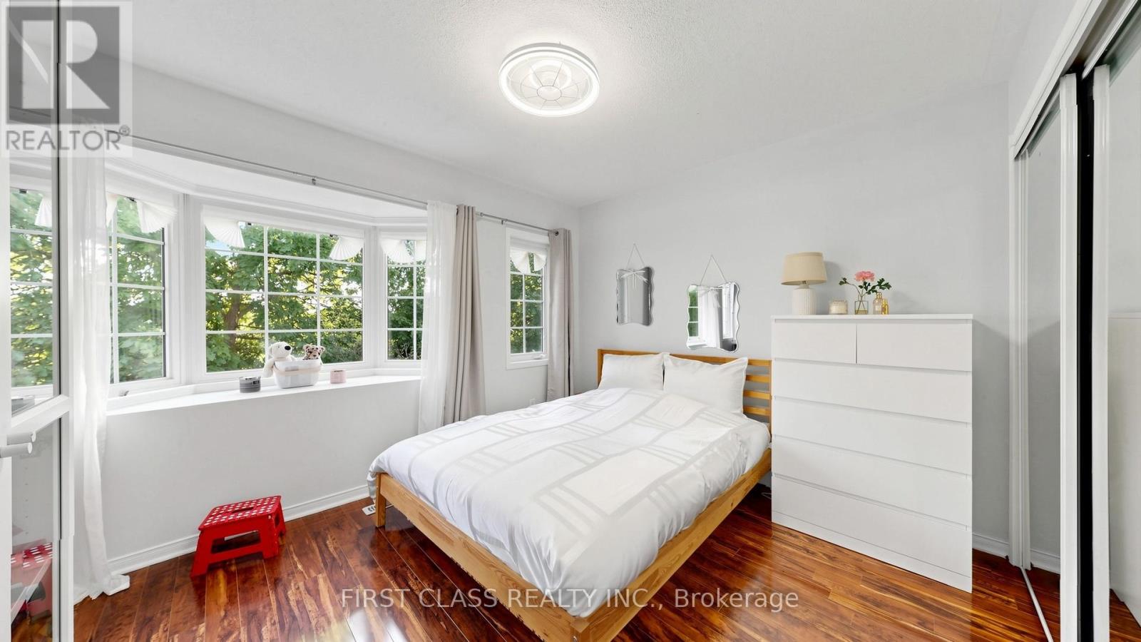 2407 East Gate Crescent, Oakville, Ontario  L6H 6L1 - Photo 37 - W13429352