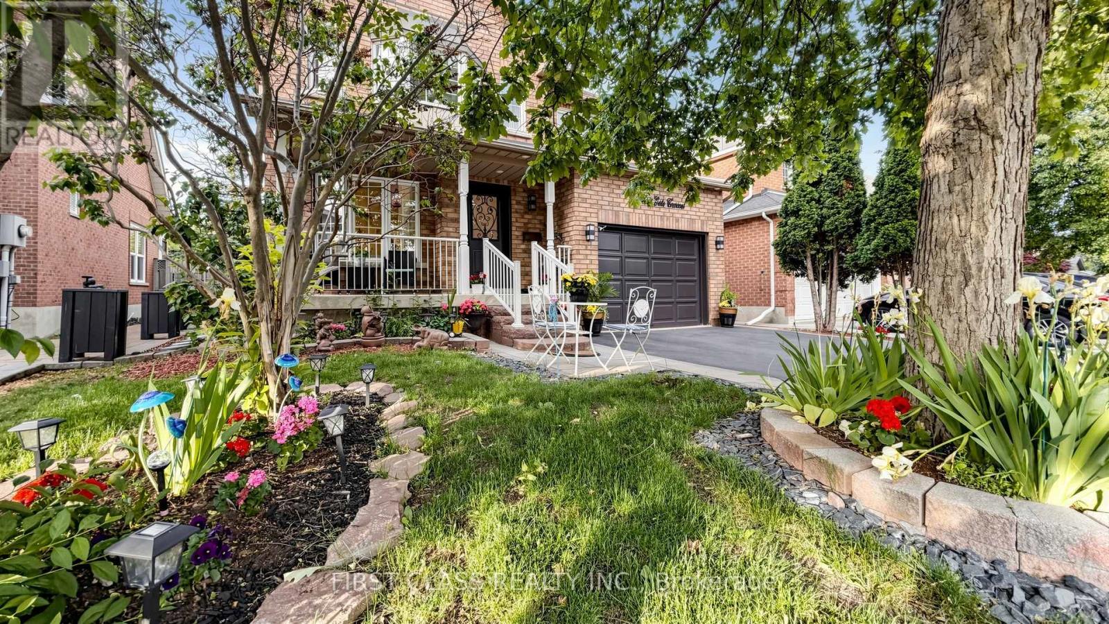 2407 East Gate Crescent, Oakville, Ontario  L6H 6L1 - Photo 4 - W13429352