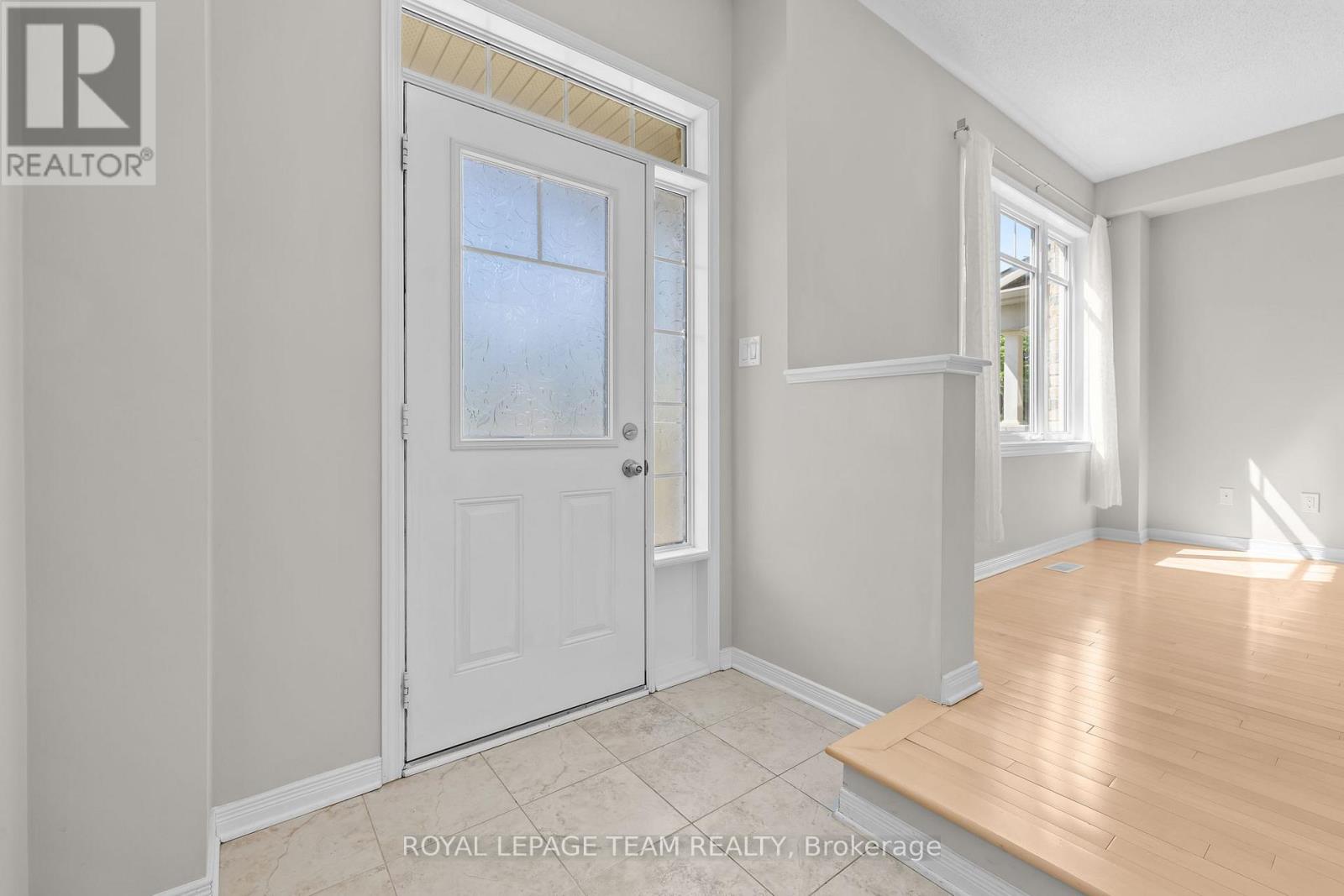 377 Sweetflag Street, Ottawa, Ontario  K2J 5Y7 - Photo 4 - X13429396