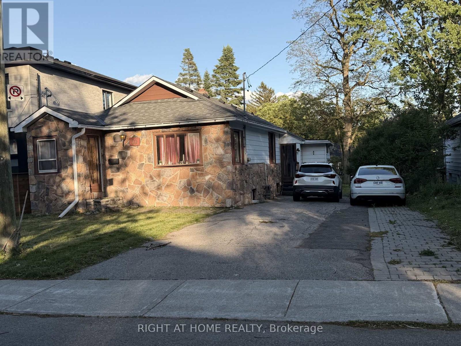 59 Kelsonia Avenue, Toronto, Ontario  M1M 1B2 - Photo 10 - E13429426