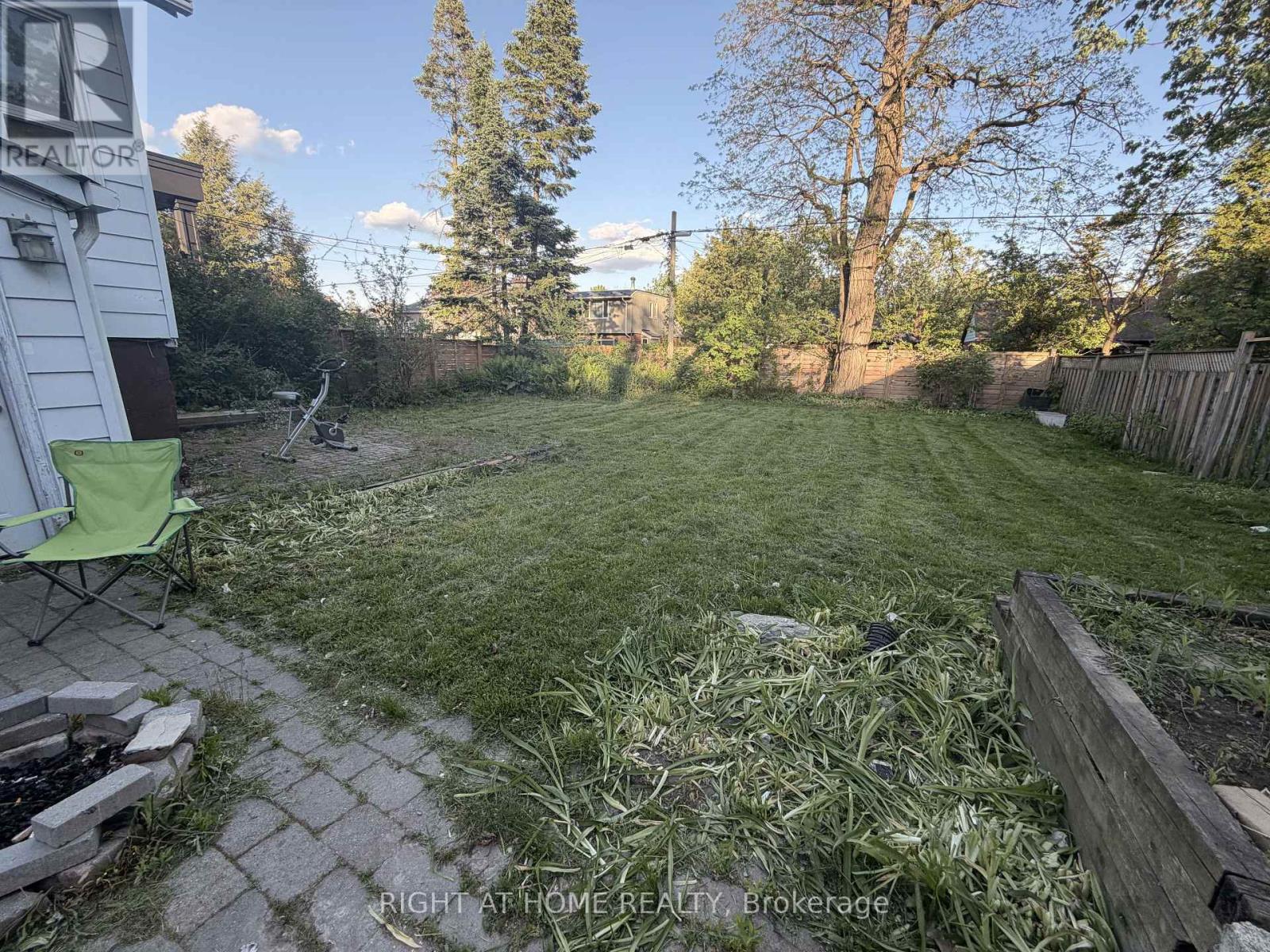 59 Kelsonia Avenue, Toronto, Ontario  M1M 1B2 - Photo 9 - E13429426