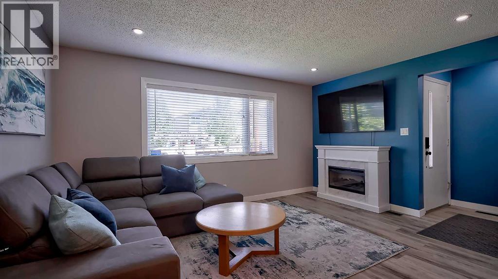 2037 50 Avenue SW, Calgary, Alberta  T2T 2W4 - Photo 5 - A2319470