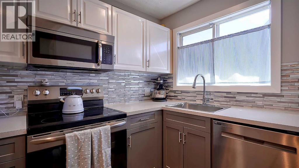 2037 50 Avenue SW, Calgary, Alberta  T2T 2W4 - Photo 13 - A2319470