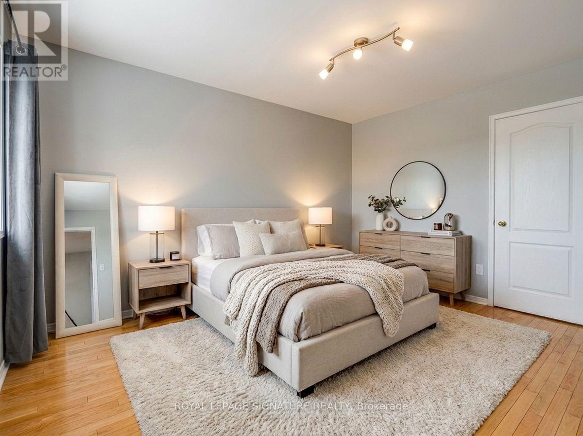 112 Barnwood Drive, Richmond Hill, Ontario  L4E 5A2 - Photo 10 - N13239236