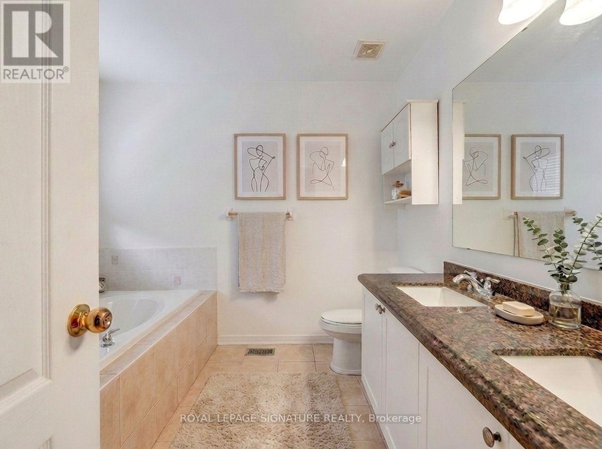 112 Barnwood Drive, Richmond Hill, Ontario  L4E 5A2 - Photo 8 - N13239236
