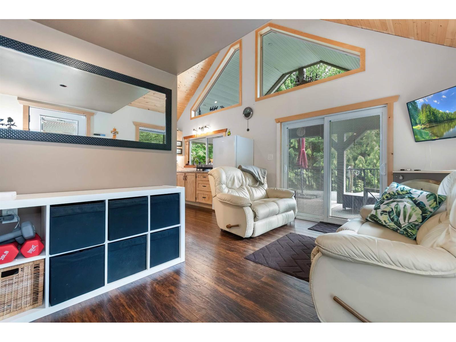 H61 Blueberry Crescent, Sunshine Valley, Sunshine Valley, British Columbia  V0X 1L5 - Photo 10 - R3134736