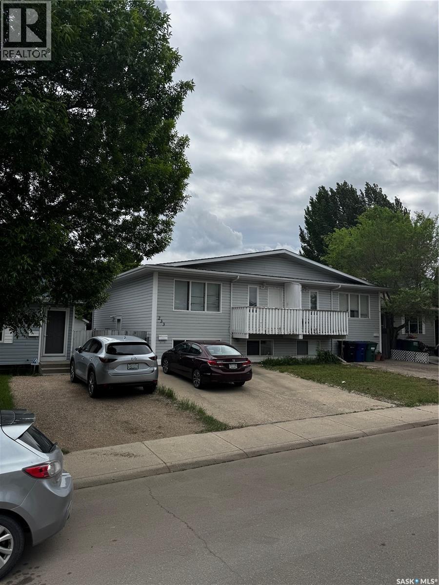 233 Lochrie CRESCENT, Saskatoon, Saskatchewan