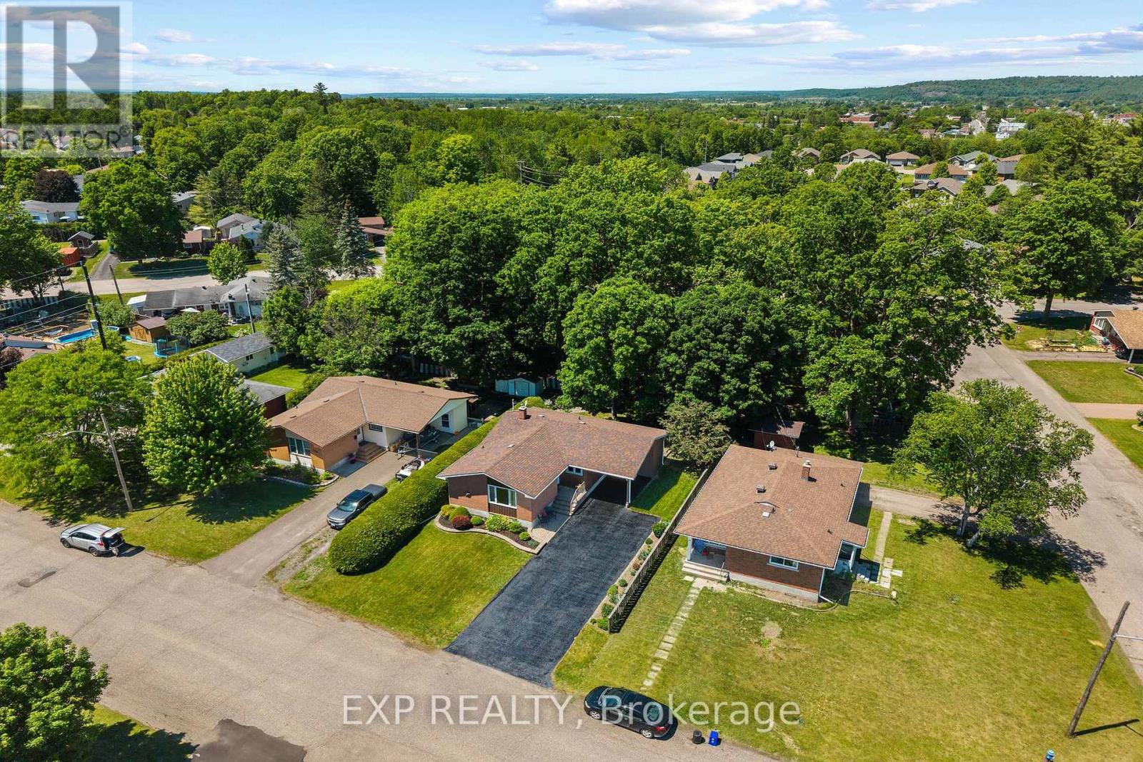 96 Simpson Avenue, Renfrew, Ontario  K7V 2P5 - Photo 3 - X13429472