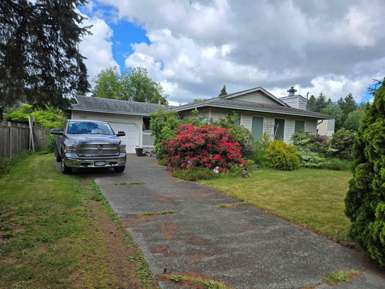 6619 140 Street, Surrey, British Columbia  V3W 5J3 - Photo 2 - R3133897
