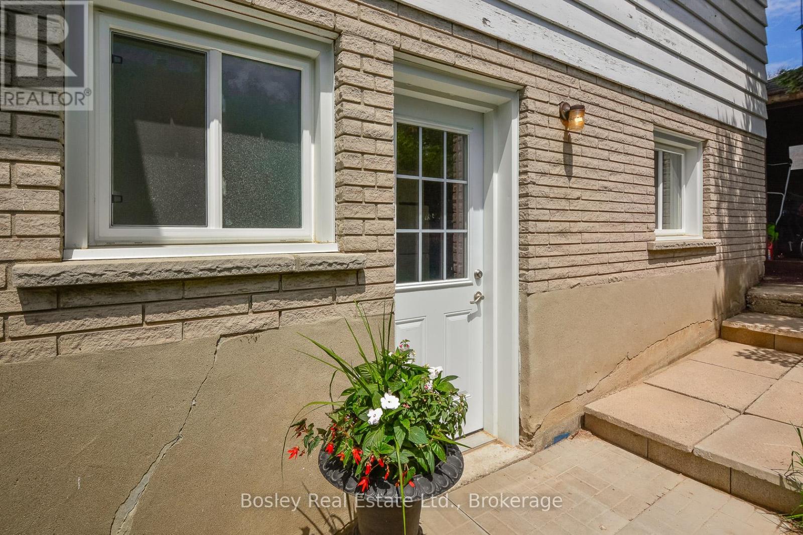 5 Algoma Drive, Guelph, Ontario  N1E 1C8 - Photo 2 - X13429482