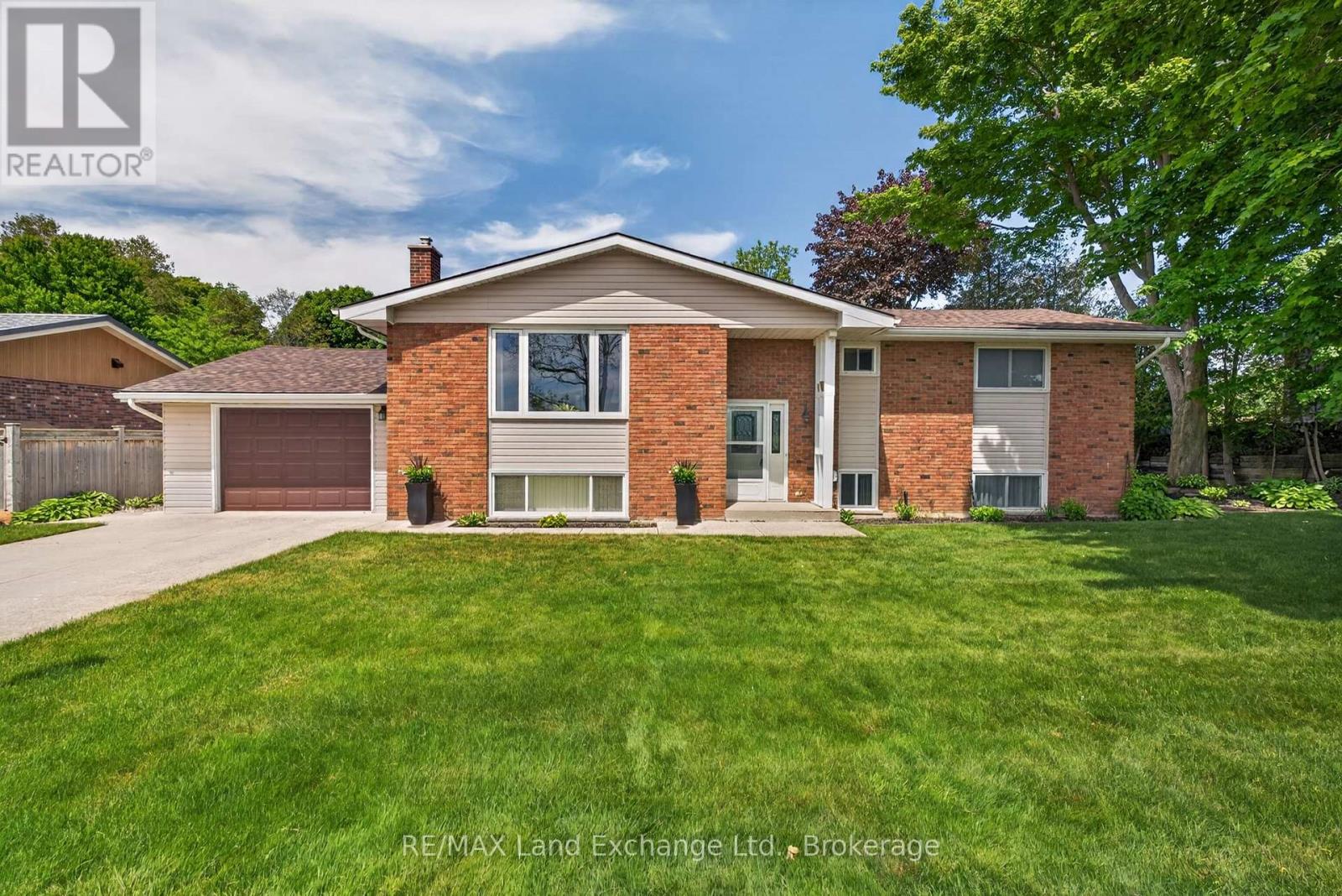 30 GOLF LINKS ROAD, Kincardine, Ontario