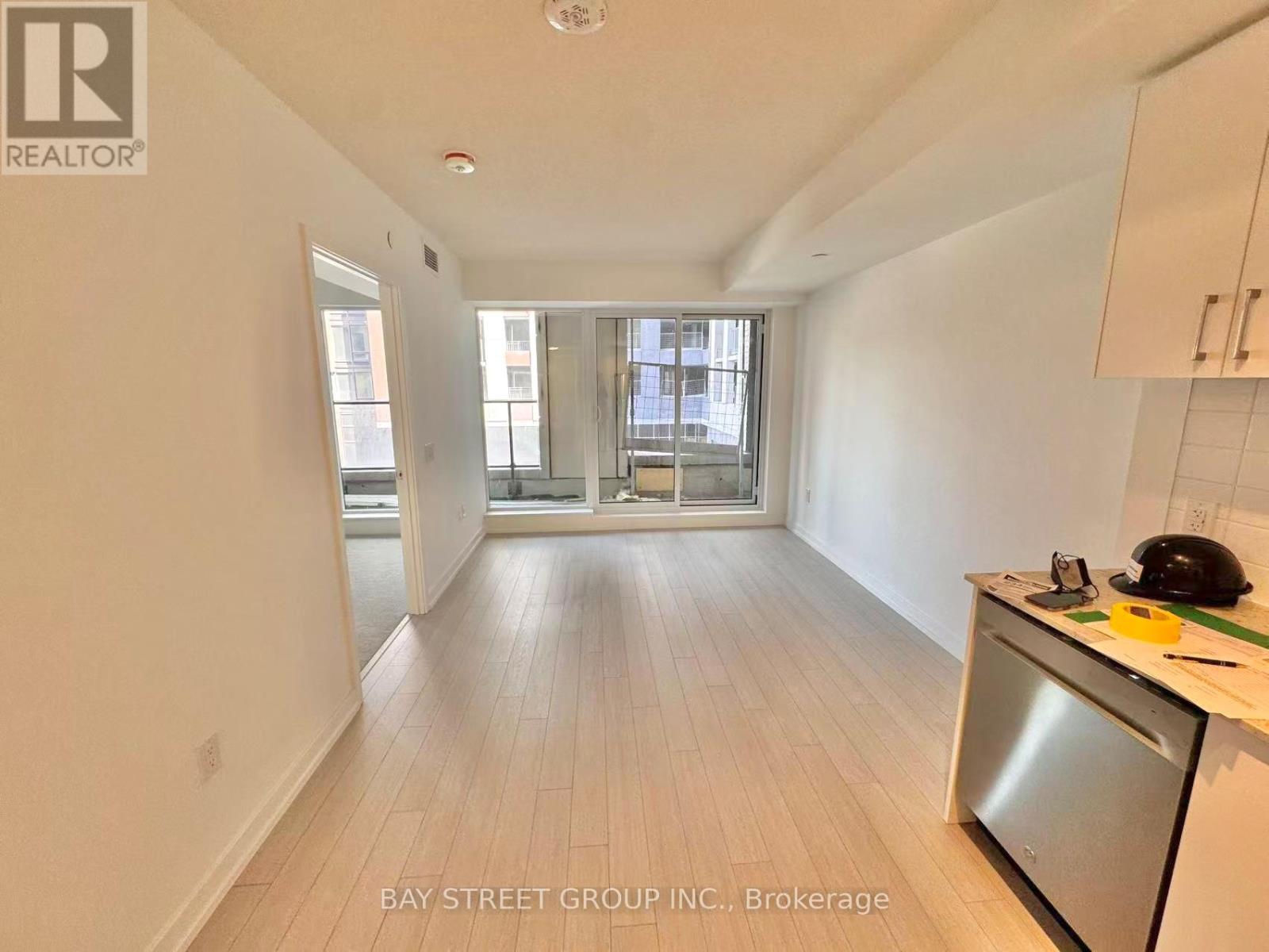 4010 Eglinton Avenue W, Toronto, Ontario  M9A 0G5 - Photo 2 - W13429480