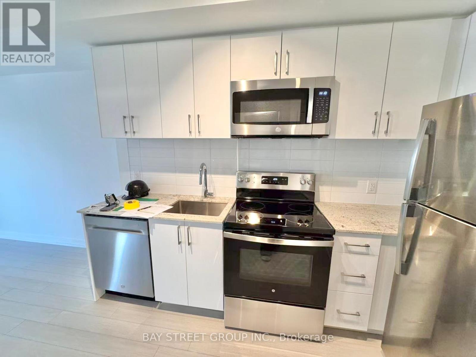 4010 Eglinton Avenue W, Toronto, Ontario  M9A 0G5 - Photo 5 - W13429480