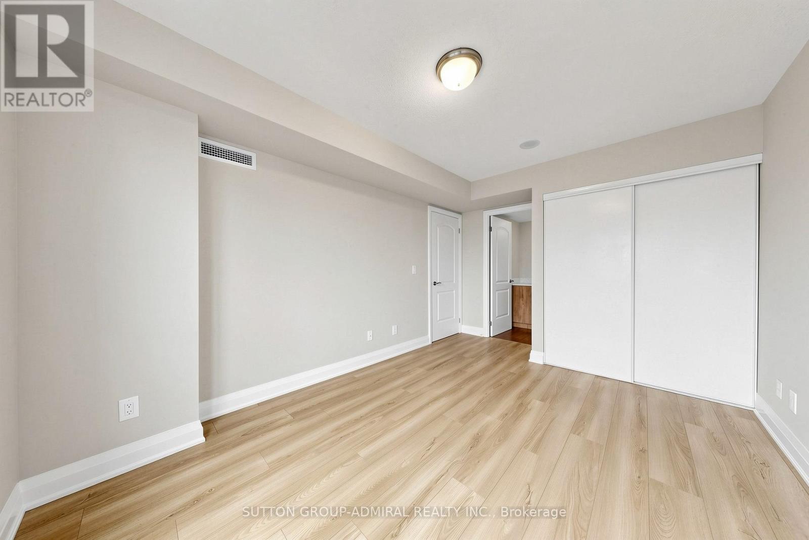 202 - 30 North Park Road, Vaughan, Ontario  L4J 0G6 - Photo 17 - N13428382