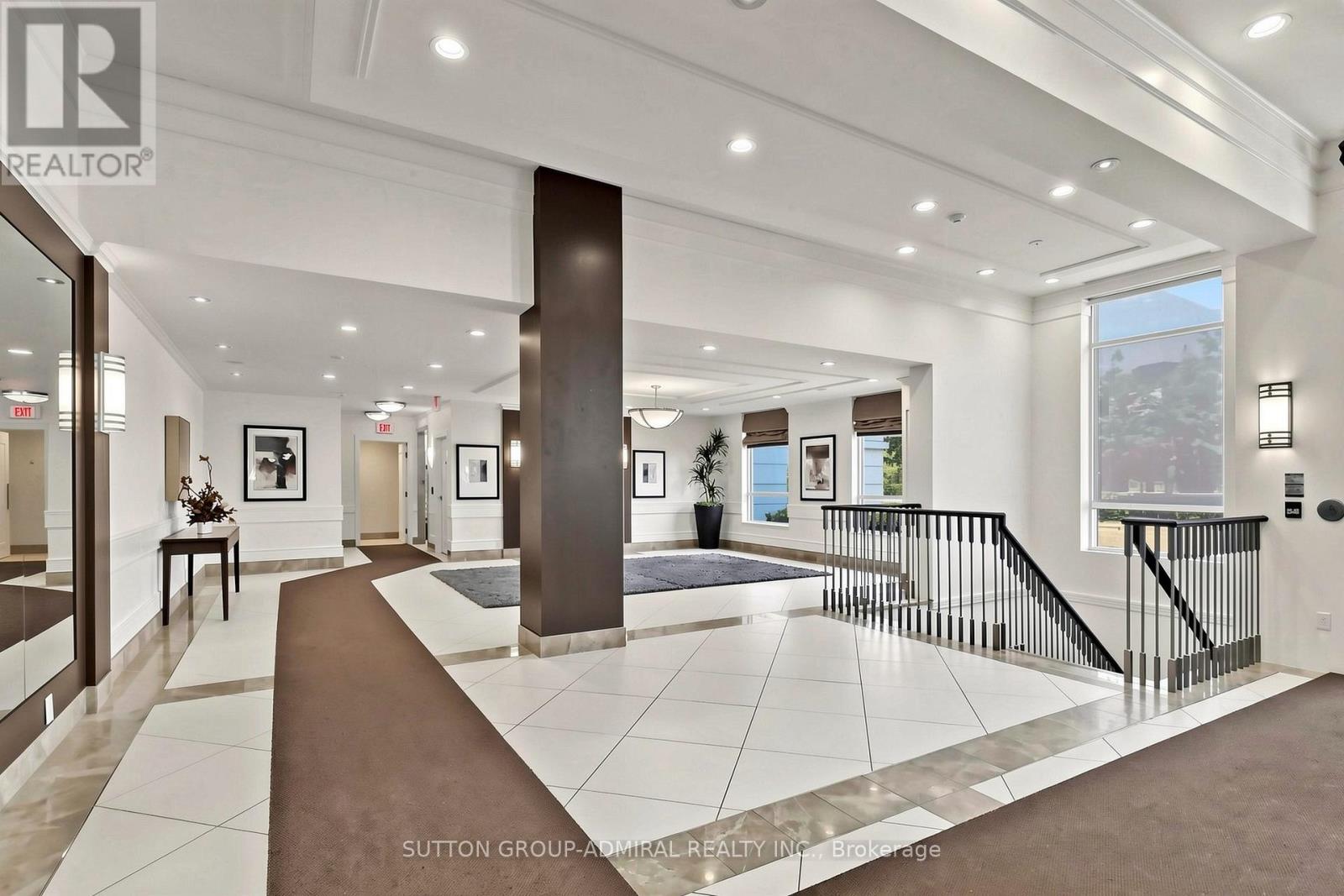 202 - 30 North Park Road, Vaughan, Ontario  L4J 0G6 - Photo 4 - N13428382