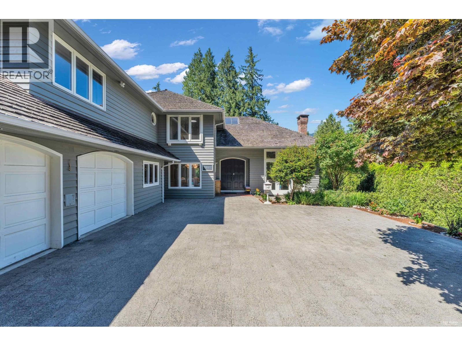 4941 Water Lane, West Vancouver, British Columbia  V7W 1K4 - Photo 2 - R3134886