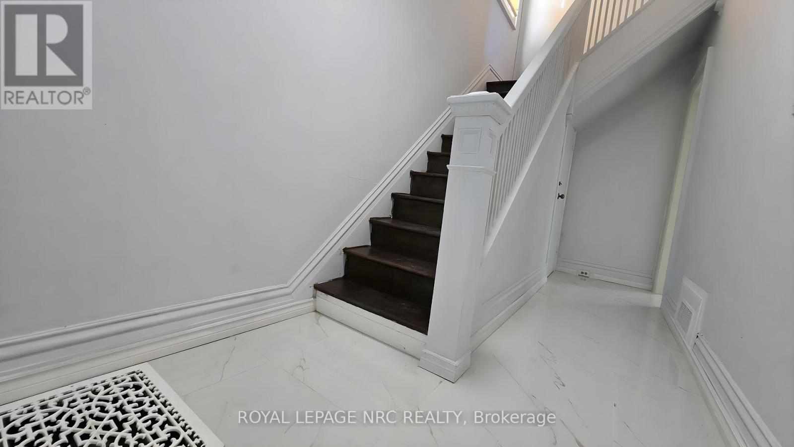 4425 Hiram Street, Niagara Falls, Ontario  L2E 1A2 - Photo 4 - X13424924