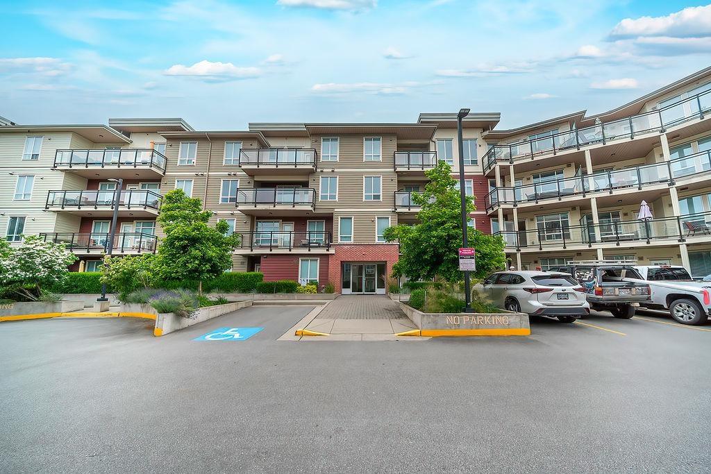 D202 20211 66 AVENUE, Langley, British Columbia