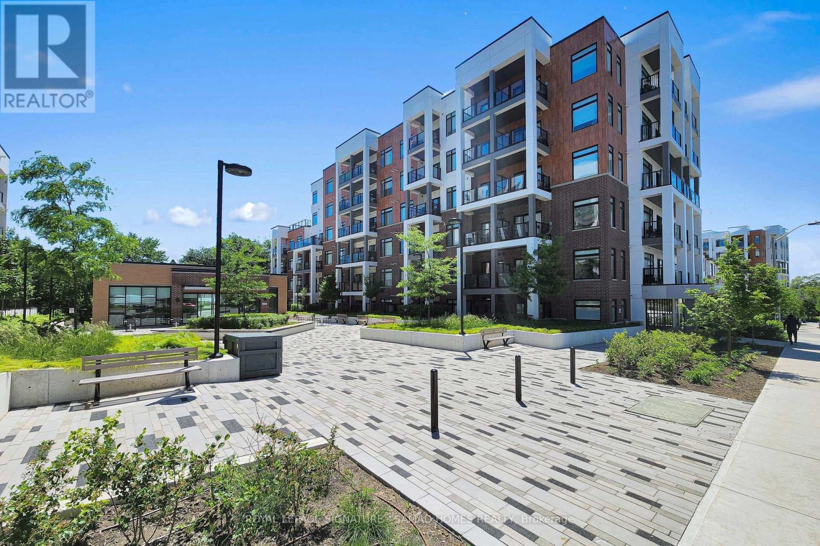 407 - 135 CANON JACKSON DRIVE, Toronto, Ontario