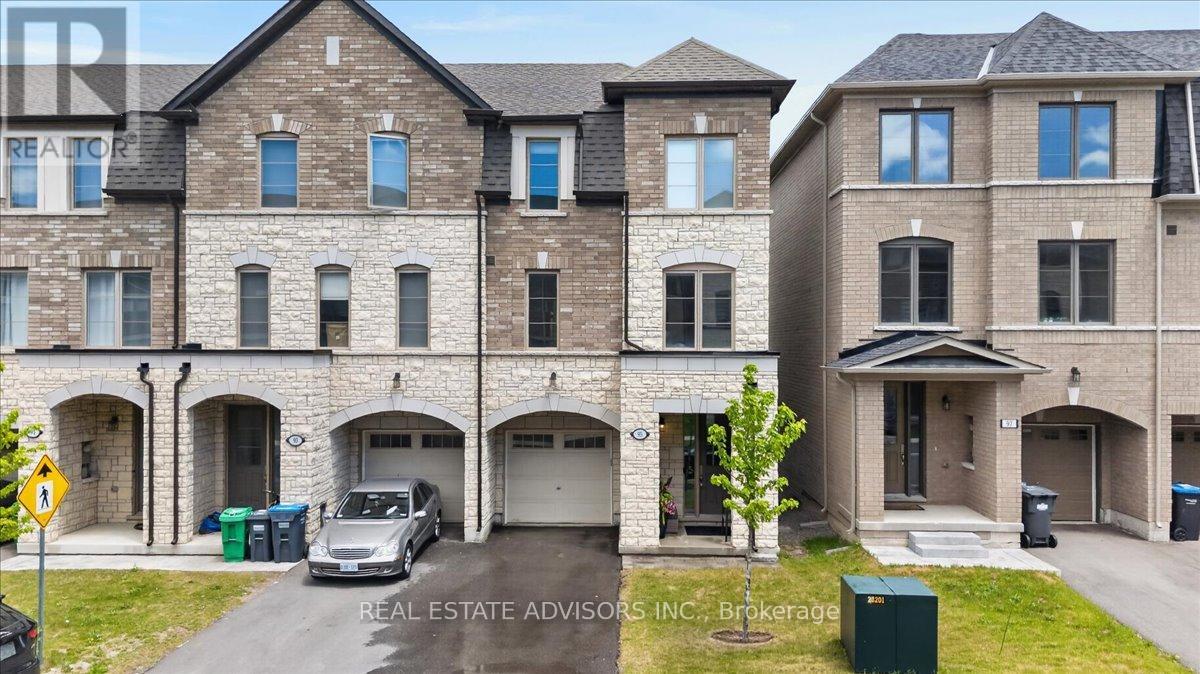 95 Halliford Place, Brampton, Ontario  L6P 4N6 - Photo 2 - W13429568
