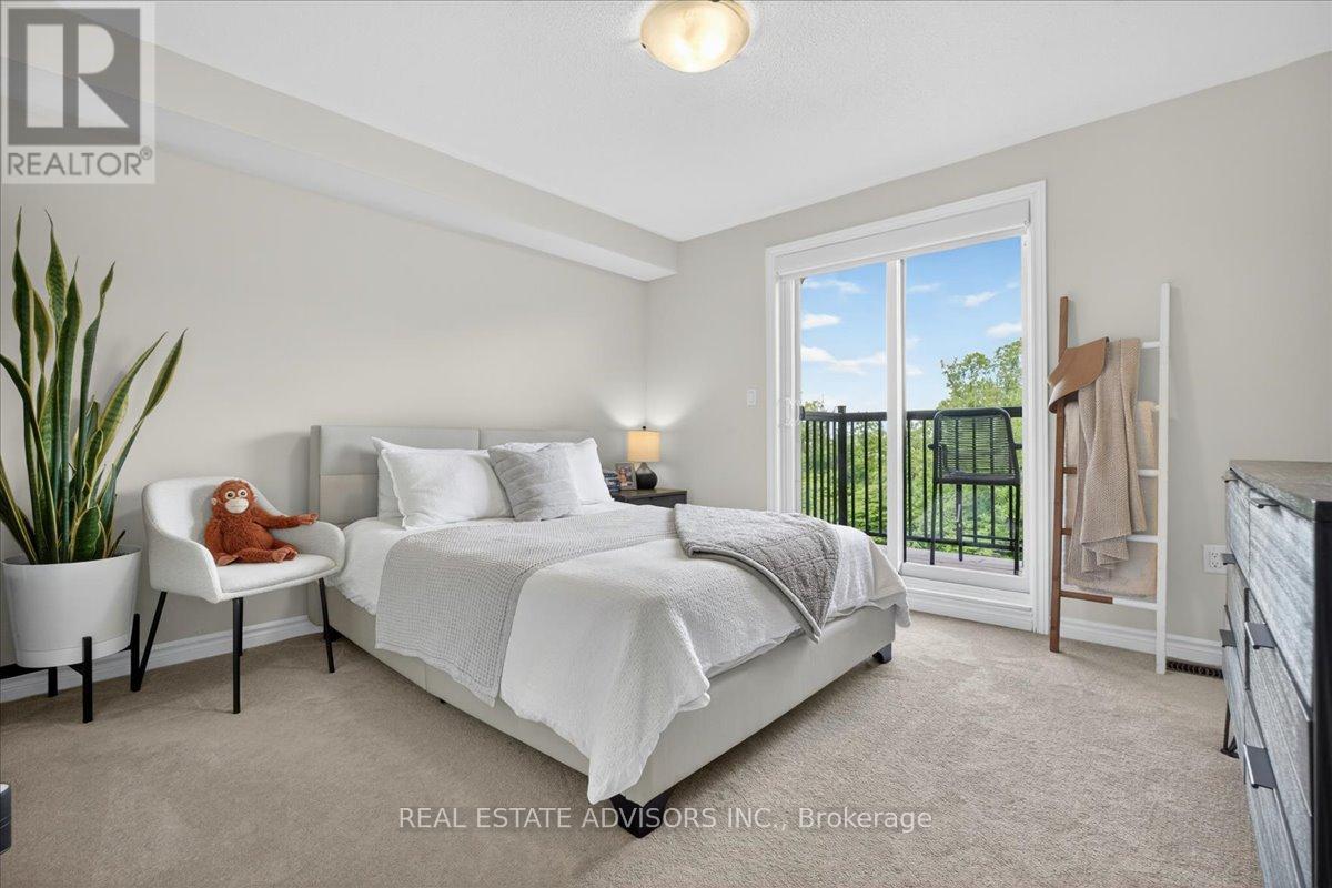 95 Halliford Place, Brampton, Ontario  L6P 4N6 - Photo 6 - W13429568
