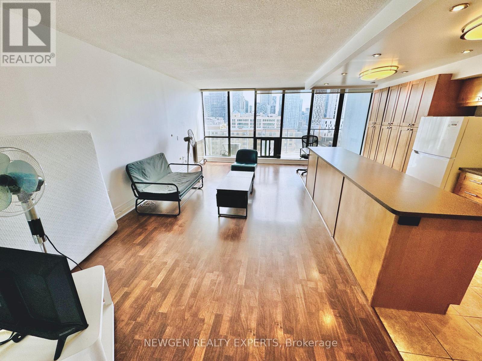 14f - 86 Gerrard Street E, Toronto, Ontario  M5B 2J1 - Photo 3 - C13229356