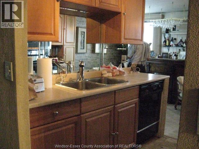 150 Park, Windsor, Ontario  N9A 7A2 - Photo 4 - 26013758
