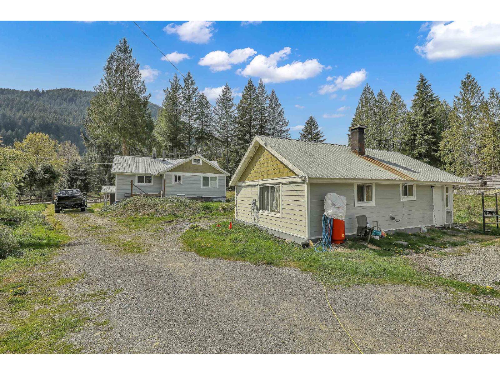 13028 Stave Lake Road, Mission, British Columbia  V2V 0A7 - Photo 4 - R3134485