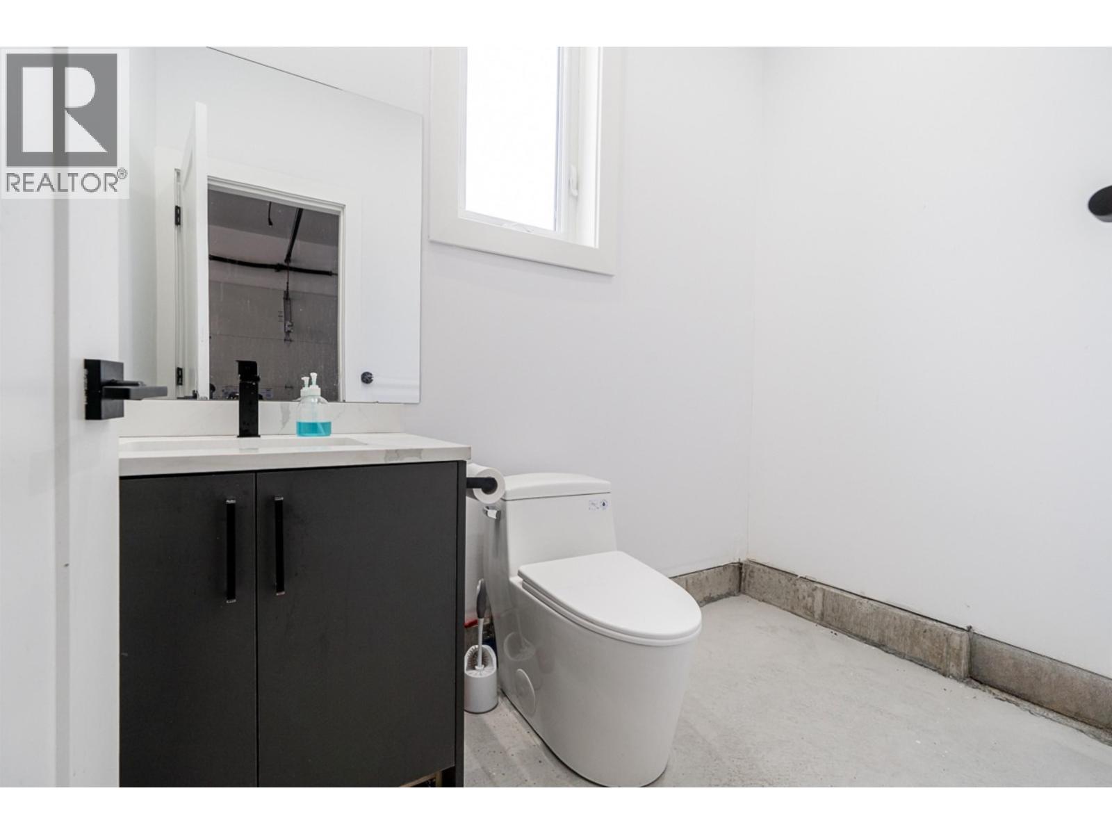 8056 12th Avenue, Burnaby, British Columbia  V3N 2L1 - Photo 37 - R3085923