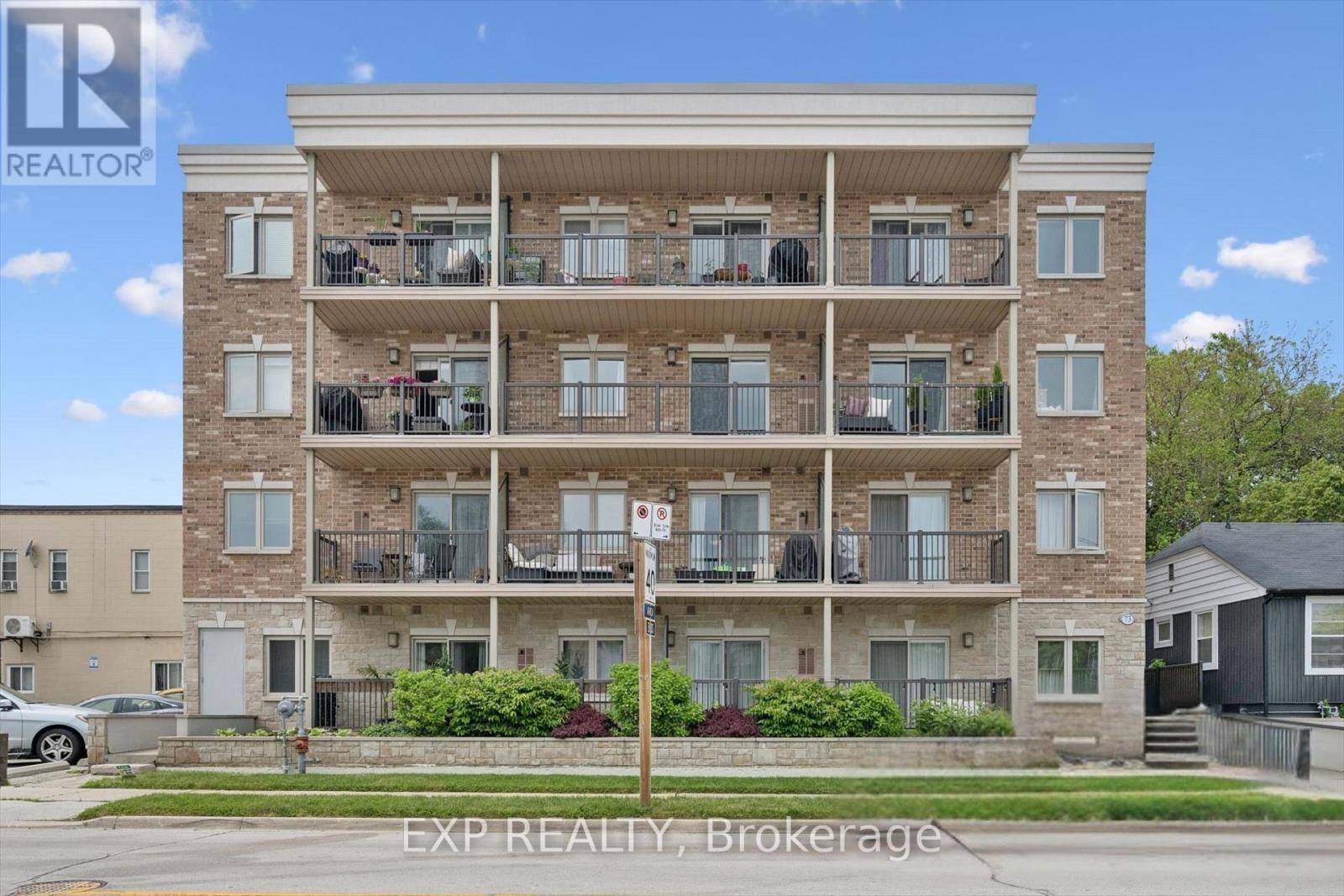302 - 73 WASHINGTON AVENUE, Oakville, Ontario
