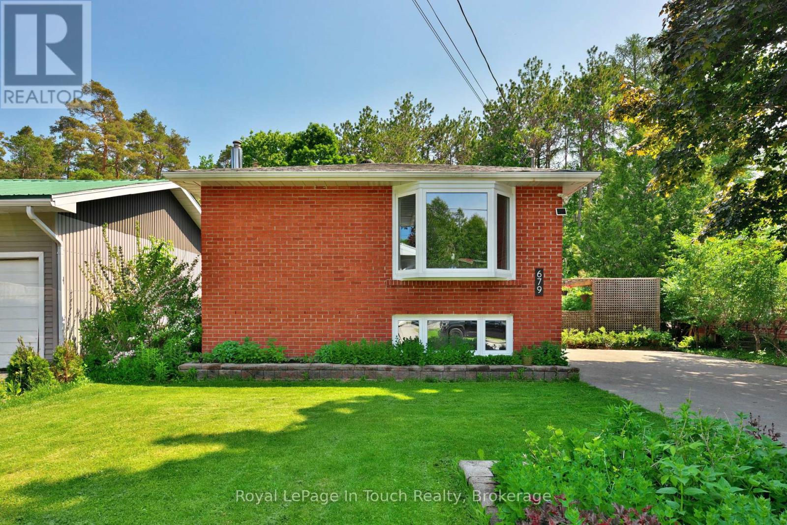 679 SIMCOE AVENUE, Tay, Ontario