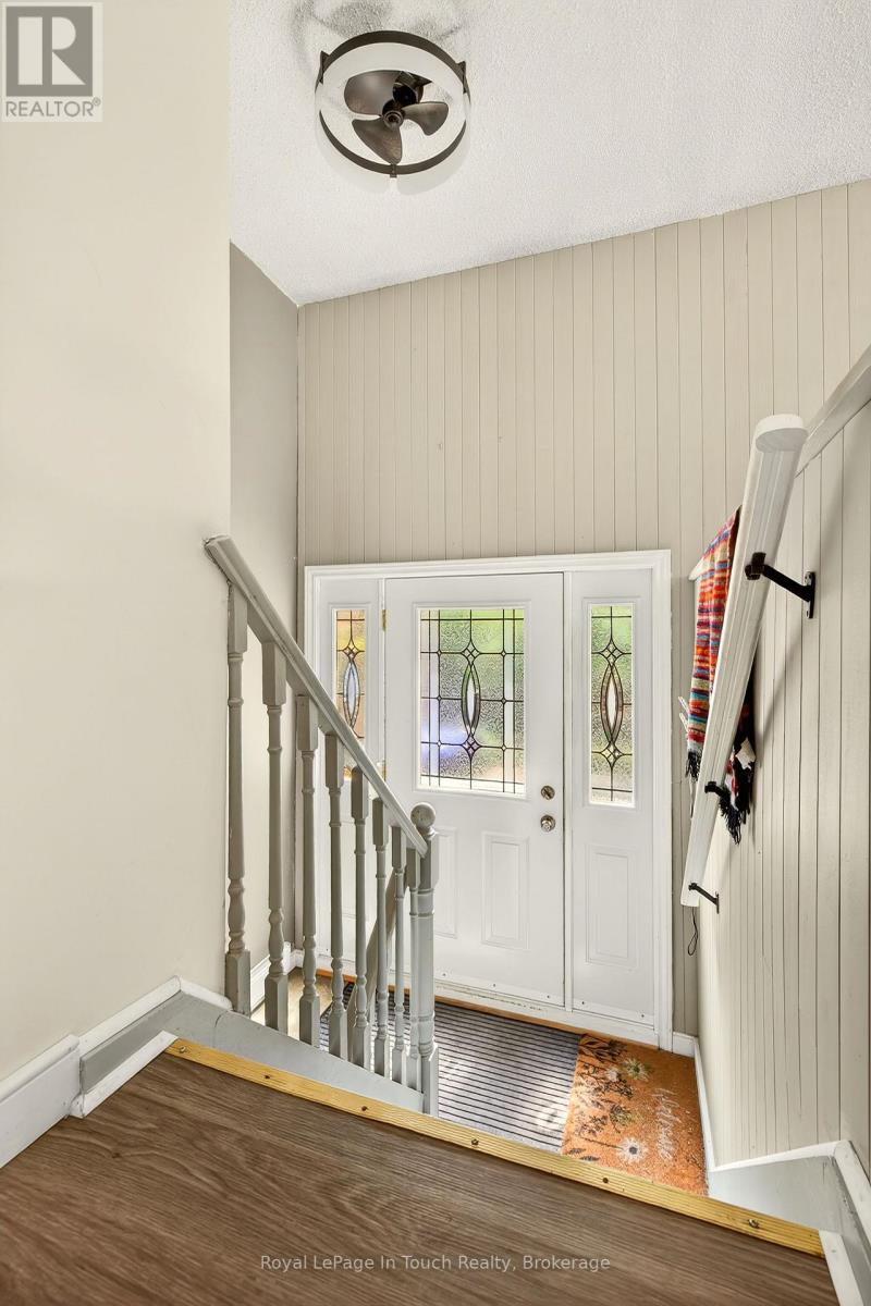 679 Simcoe Avenue, Tay, Ontario  L0K 1R0 - Photo 2 - S13429840