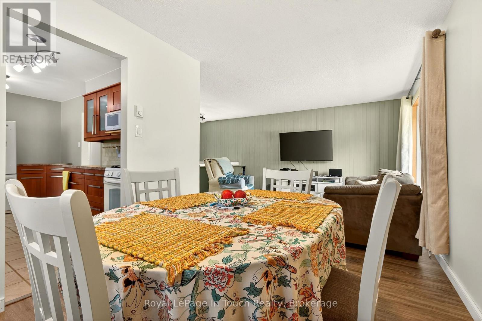 679 Simcoe Avenue, Tay, Ontario  L0K 1R0 - Photo 9 - S13429840