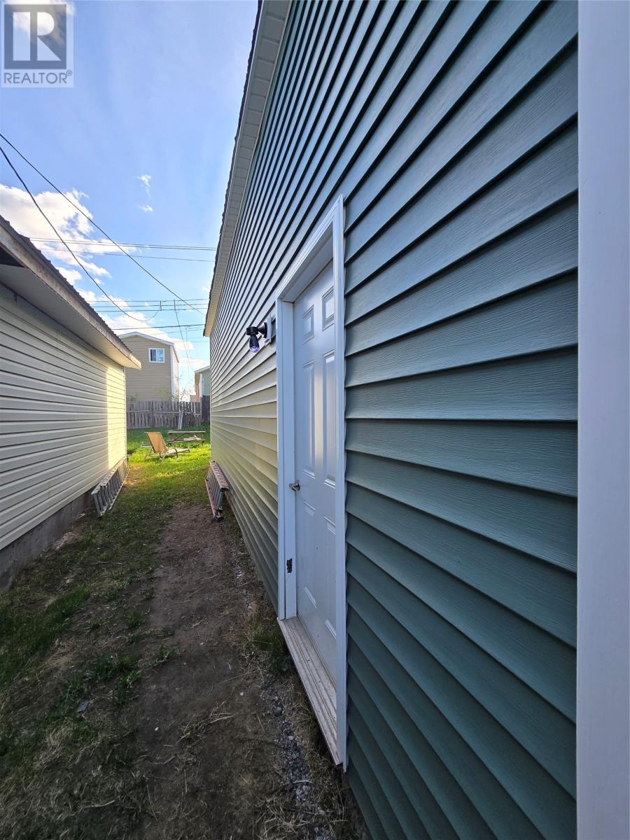3014 Harrie Lake Drive, Labrador City, Newfoundland & Labrador  A2V 2R6 - Photo 4 - 1298607