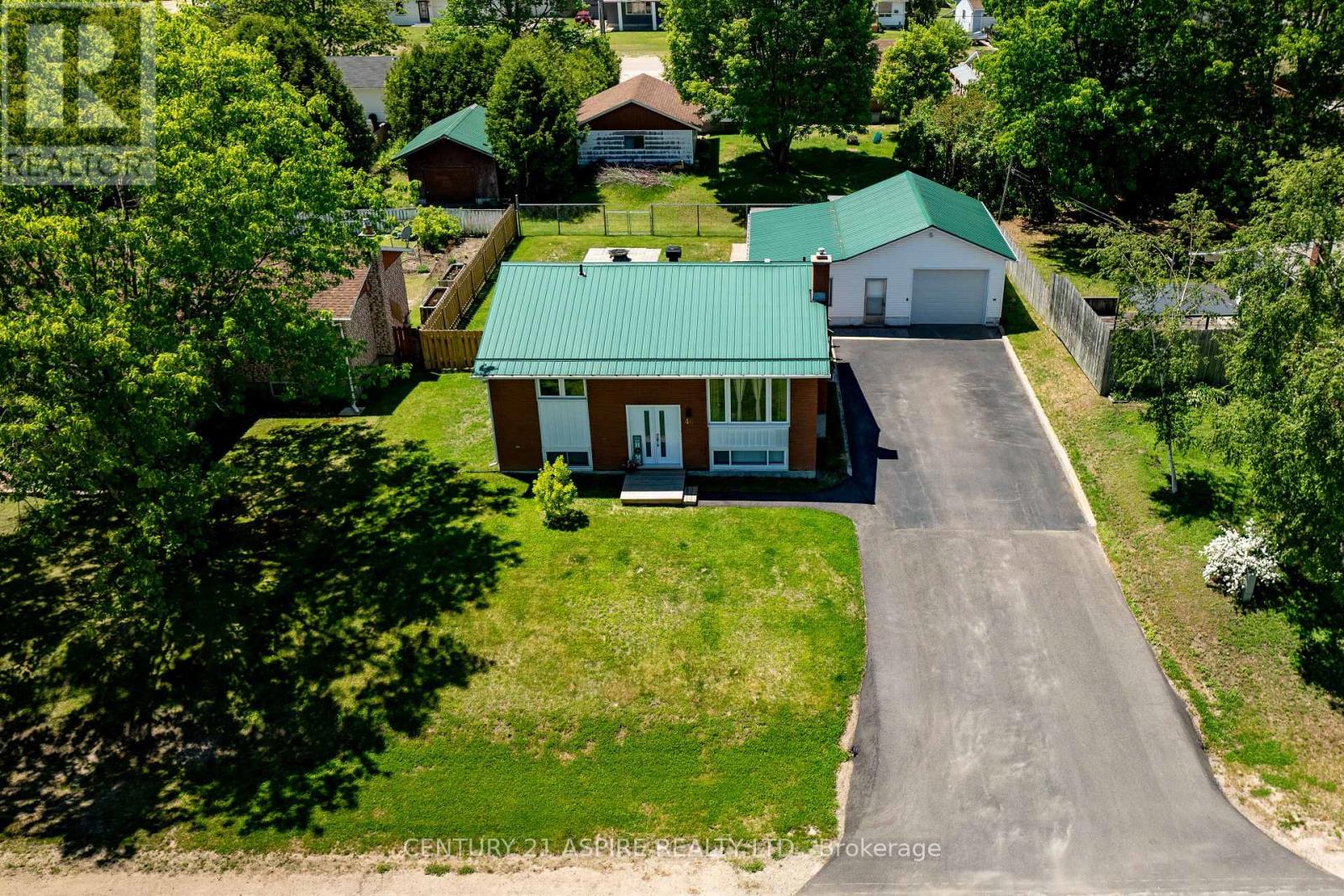 46 Cook Street, Laurentian Hills, Ontario  K0J 1J0 - Photo 6 - X13429814