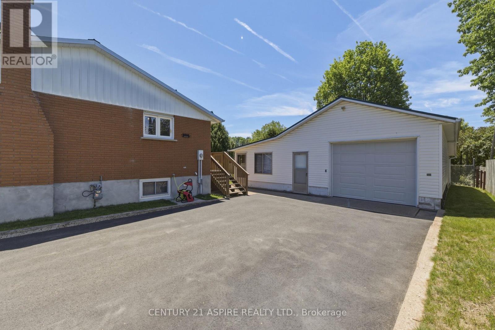 46 Cook Street, Laurentian Hills, Ontario  K0J 1J0 - Photo 7 - X13429814
