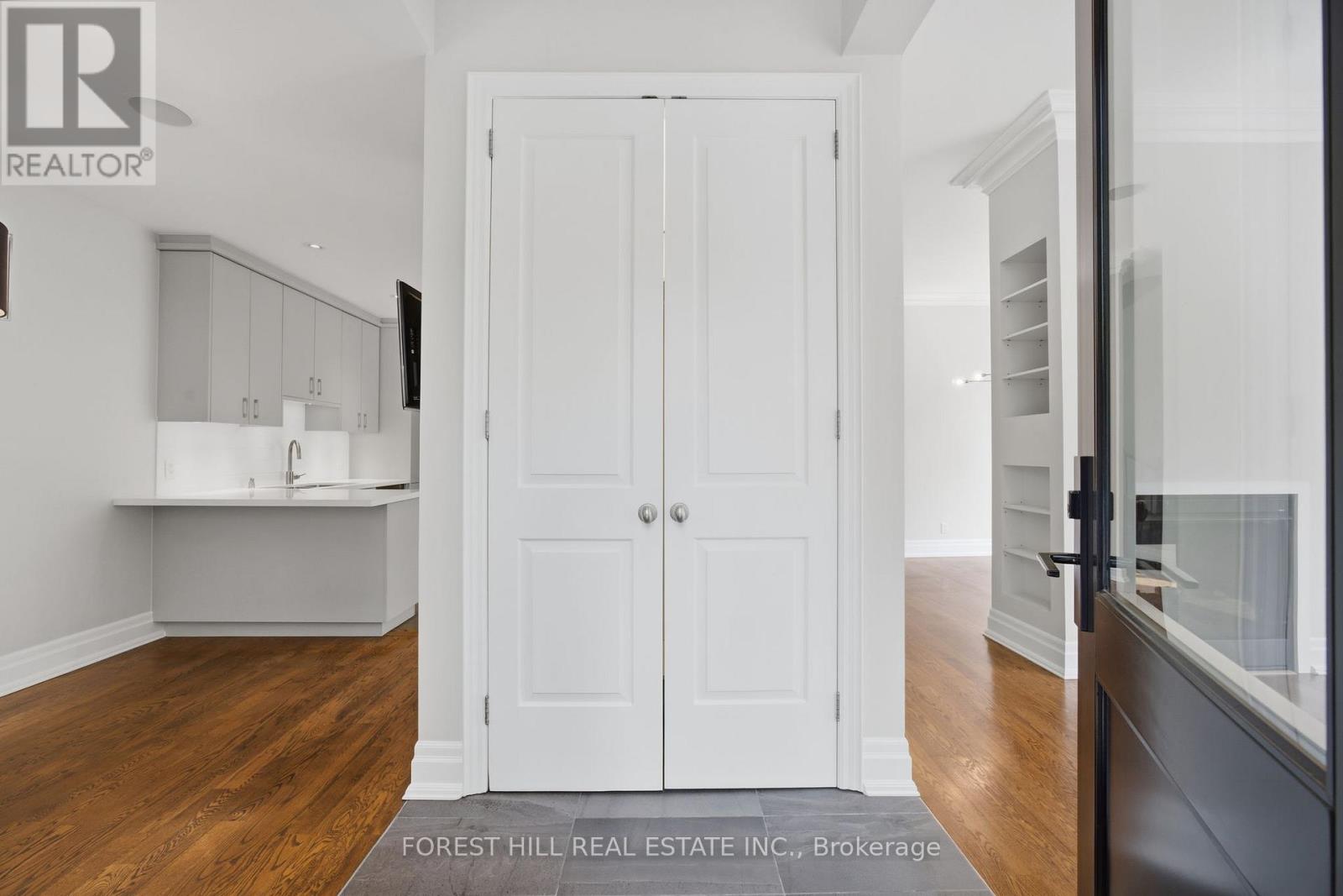 52 Shaftesbury Avenue, Toronto, Ontario  M4T 1A2 - Photo 10 - C13415158