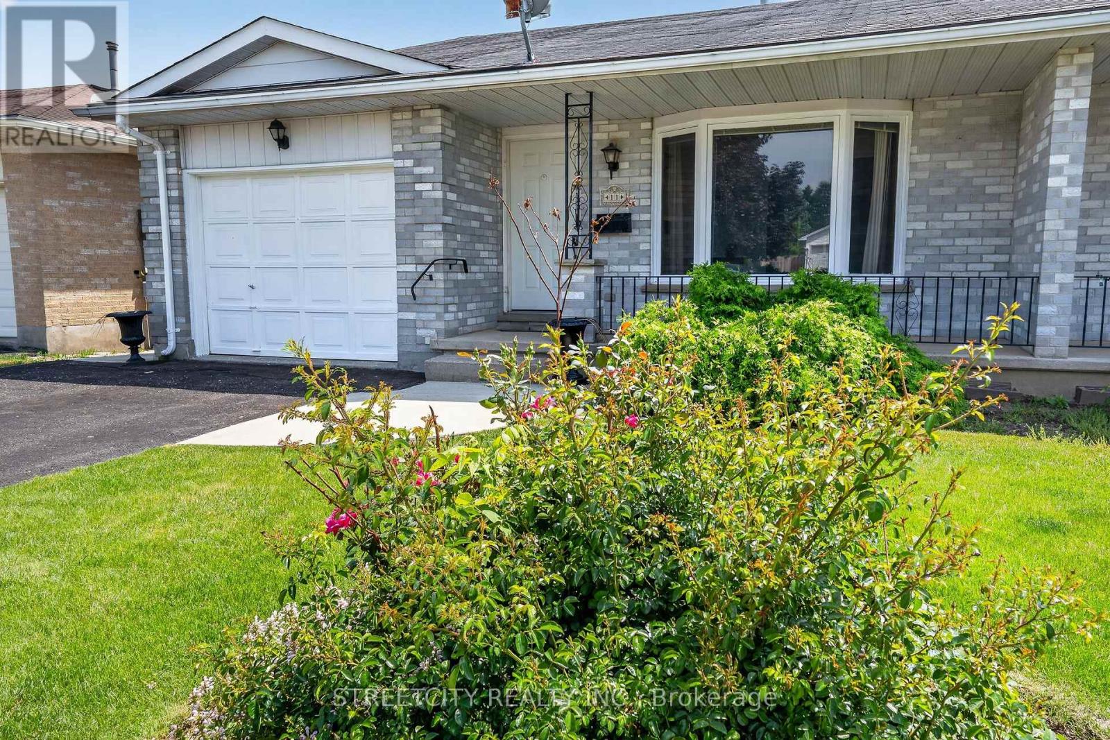 11 Rickwood Place, St. Thomas, Ontario  N5R 5Z3 - Photo 1 - X13429798