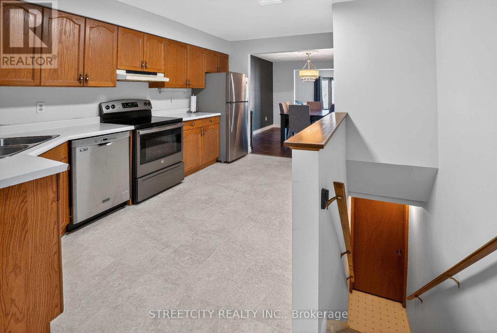 11 Rickwood Place, St. Thomas, Ontario  N5R 5Z3 - Photo 12 - X13429798