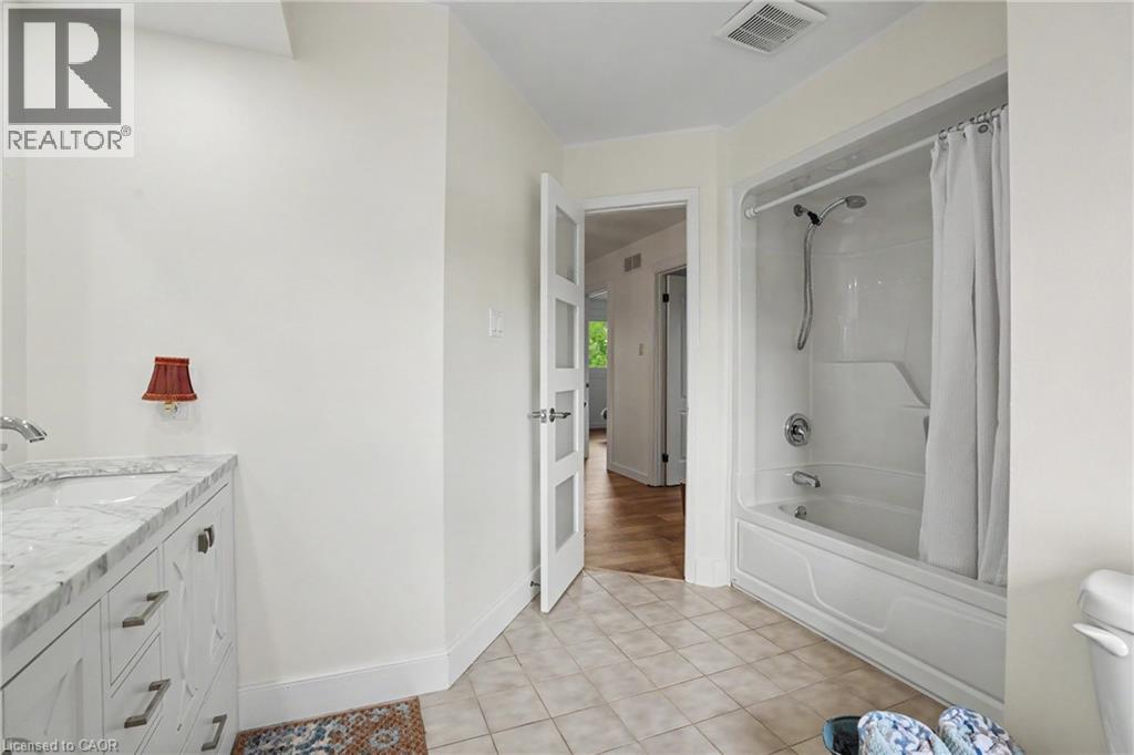 4566 Cedarbrook Lane, Beamsville, Ontario  L0R 1B5 - Photo 20 - 40838547