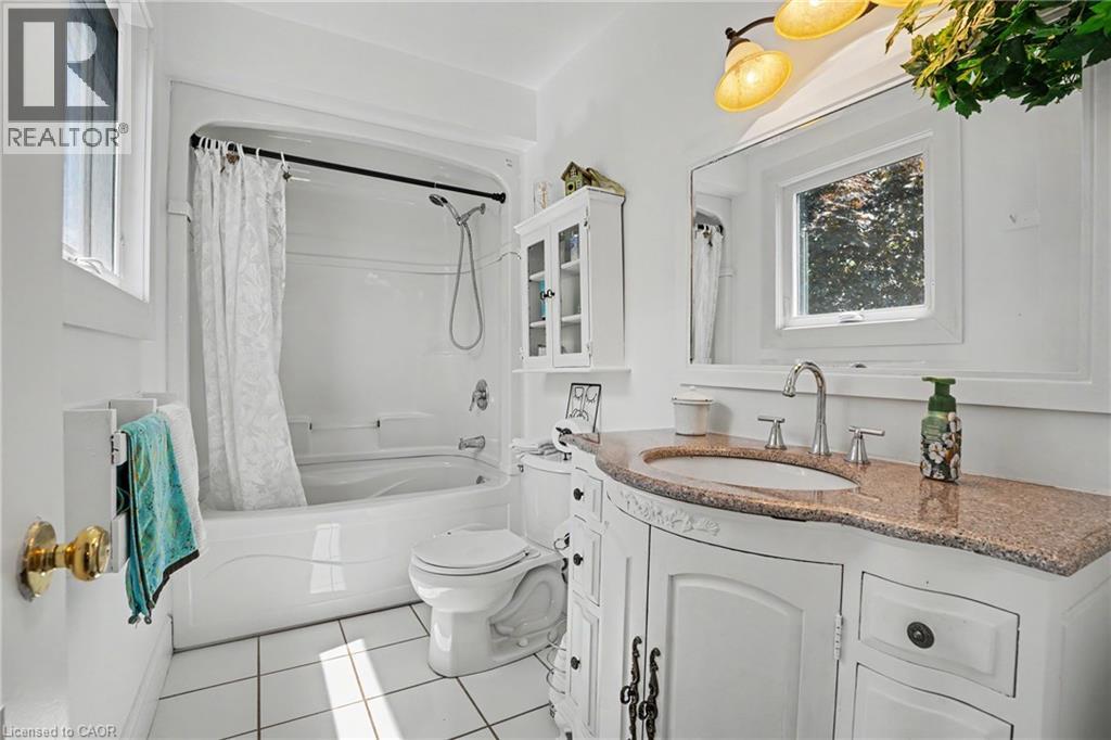 4566 Cedarbrook Lane, Beamsville, Ontario  L0R 1B5 - Photo 30 - 40838547