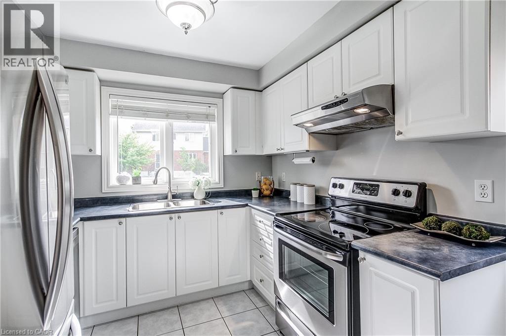 1749 Creek Way, Burlington, Ontario  L7L 7E1 - Photo 13 - 40837625