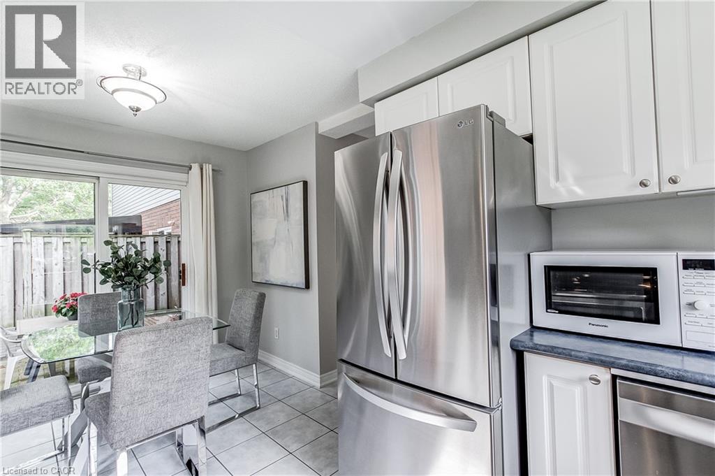 1749 Creek Way, Burlington, Ontario  L7L 7E1 - Photo 15 - 40837625