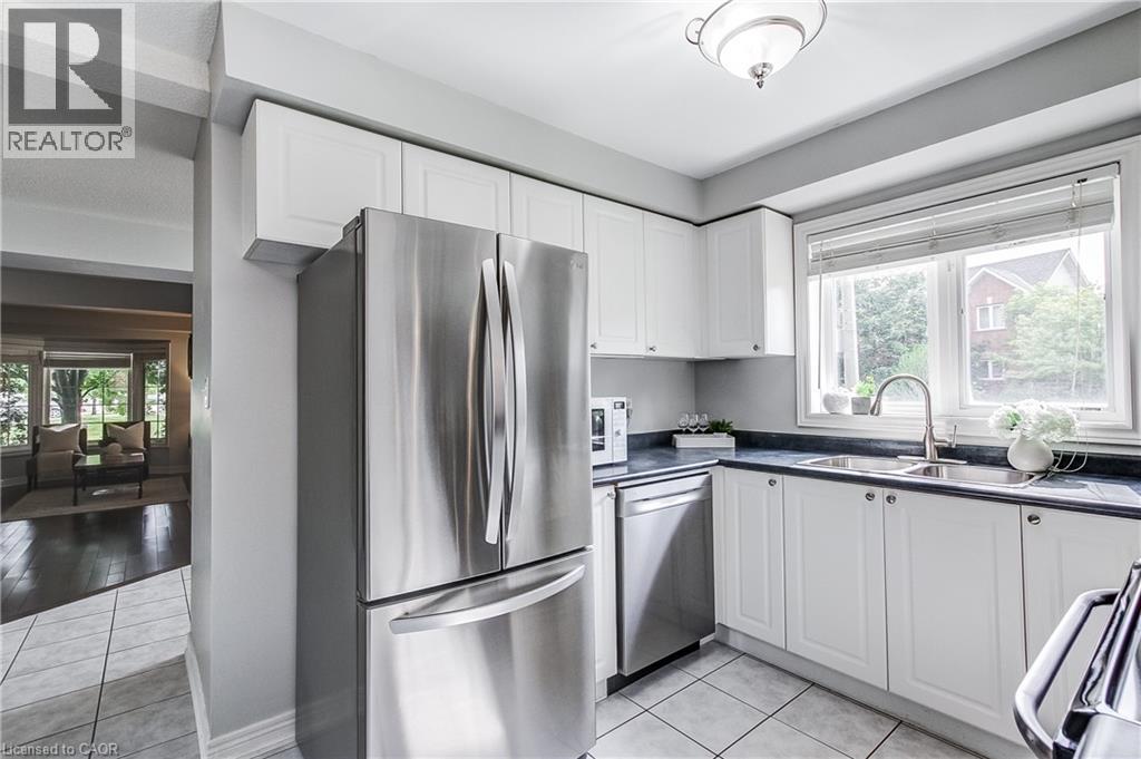 1749 Creek Way, Burlington, Ontario  L7L 7E1 - Photo 16 - 40837625