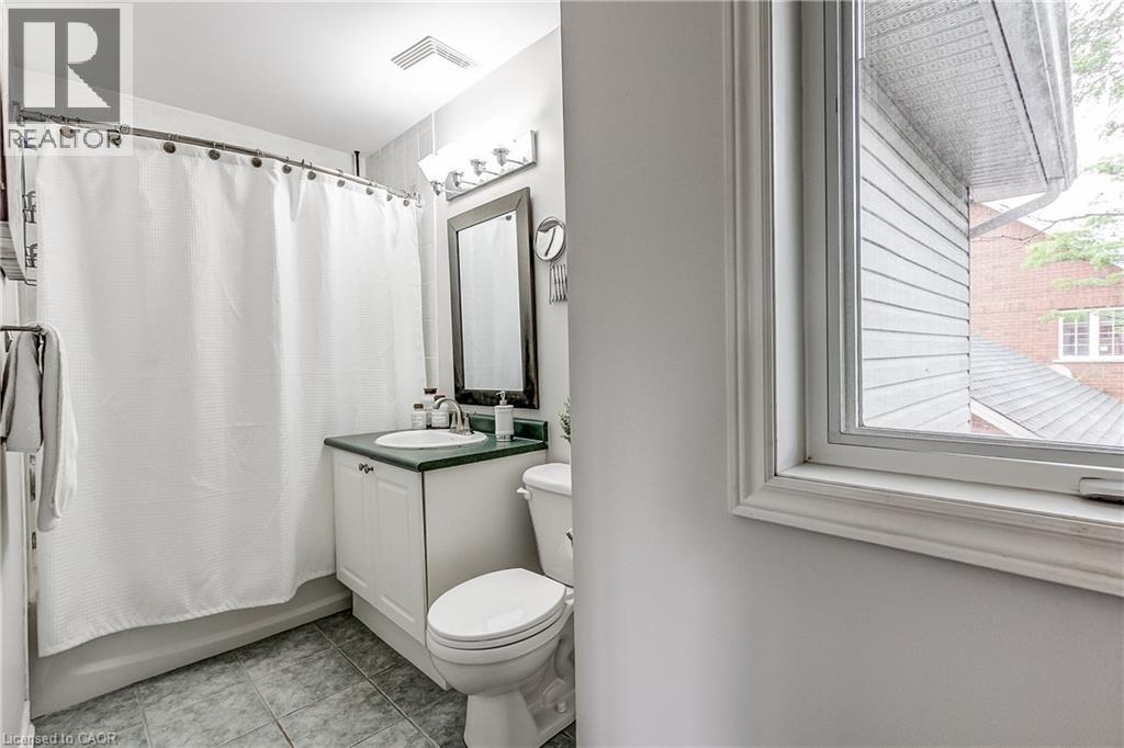 1749 Creek Way, Burlington, Ontario  L7L 7E1 - Photo 22 - 40837625
