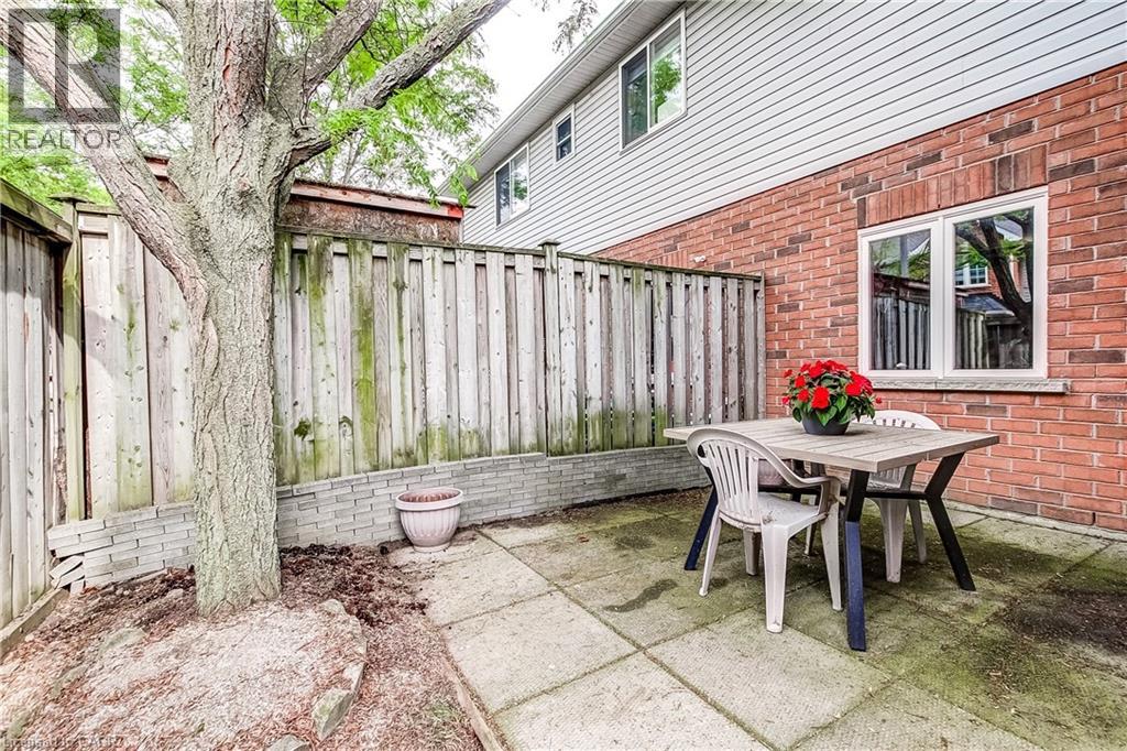 1749 Creek Way, Burlington, Ontario  L7L 7E1 - Photo 32 - 40837625