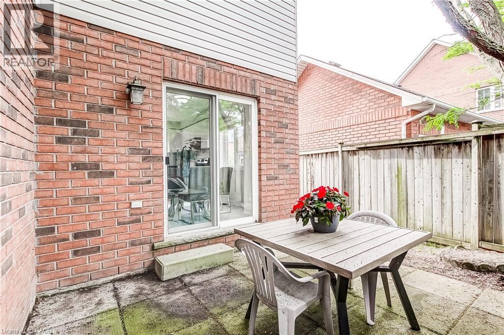 1749 Creek Way, Burlington, Ontario  L7L 7E1 - Photo 33 - 40837625