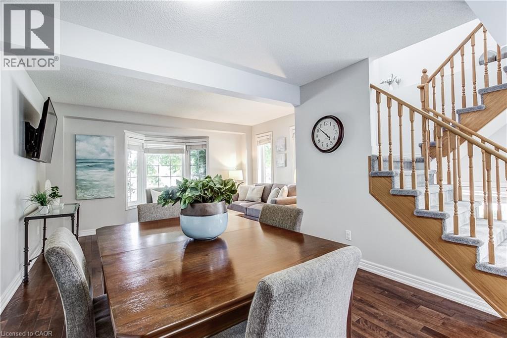 1749 Creek Way, Burlington, Ontario  L7L 7E1 - Photo 5 - 40837625