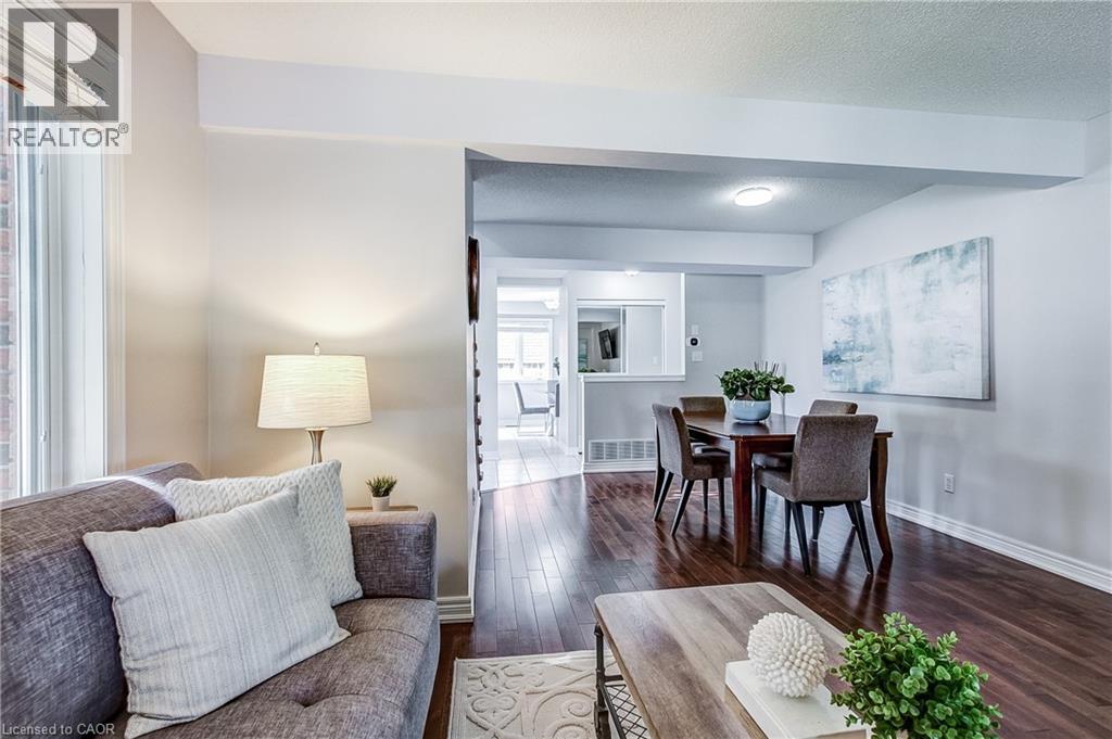 1749 Creek Way, Burlington, Ontario  L7L 7E1 - Photo 6 - 40837625